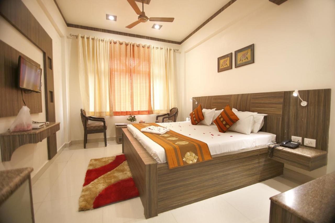 Hotel Sheetal Regency,Near Janambhumi Mathura Extérieur photo